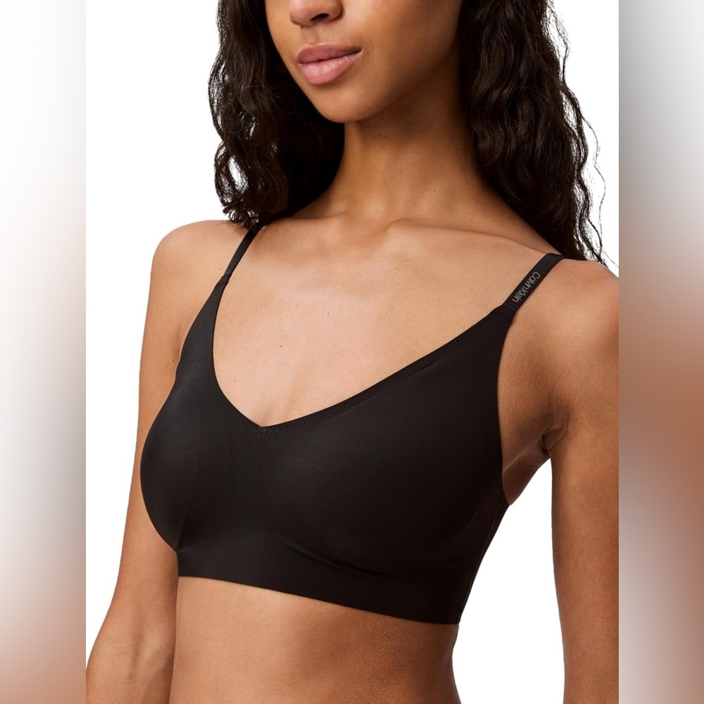 Calvin Klein - invisibles seamless wirefree triangle bra (black ) — NeW w/tags